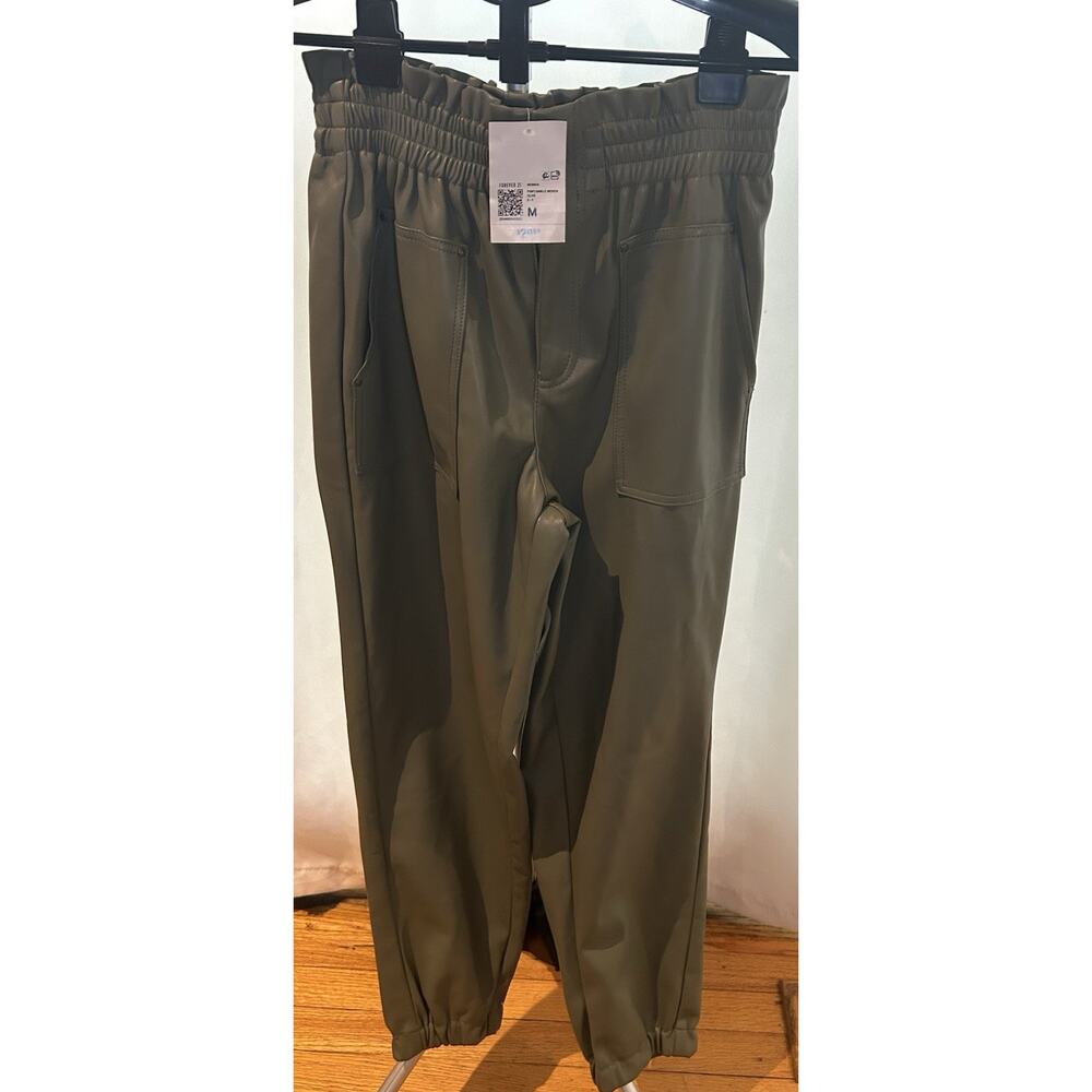 NWT Forever 21 Faux Leather Olive Green Jogger Women's size M - Picture 1 of 5
